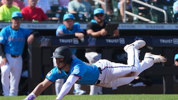 Jared Serna debuta en las Grandes Ligas con los Miami Marlins