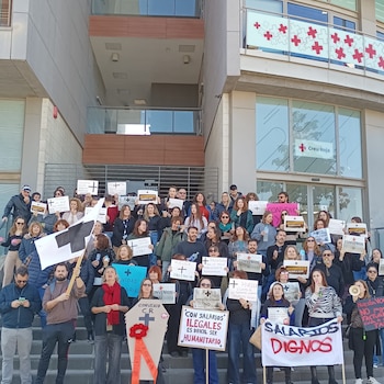 Trabajadores de Cruz Roja en