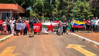 Militantes del PT bloquean la
