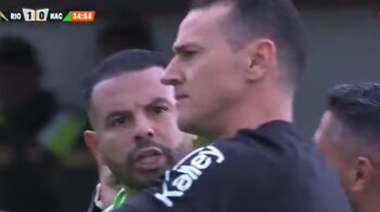 Edwin Cardona recibió la tarjeta