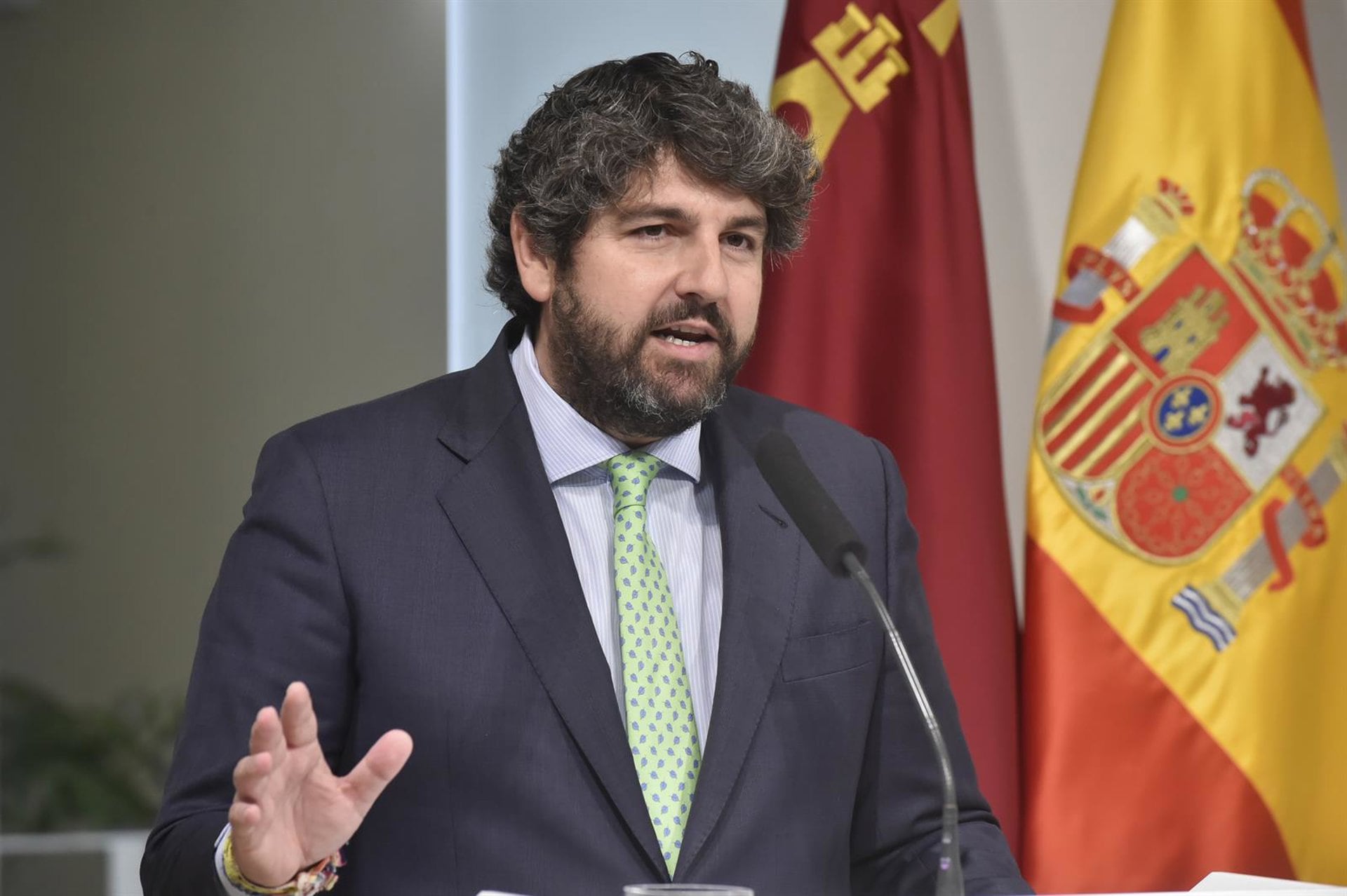 28/05/2026 El presidente de Murcia, Fernando López Miras, durante una comparecencia institucional, a 28 de mayo de 2026, en Murcia, Región de Murcia (España). López Miras ha anunciado remodelaciones en el Gobierno autonómico que preside tras cancelar la reunión del Consejo de Gobierno programada para hoy.POLITICA DIMA - Europa Press