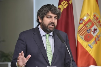 28/05/2026 El presidente de Murcia, Fernando López Miras, durante una comparecencia institucional, a 28 de mayo de 2026, en Murcia, Región de Murcia (España). López Miras ha anunciado remodelaciones en el Gobierno autonómico que preside tras cancelar la reunión del Consejo de Gobierno programada para hoy.
POLITICA
DIMA - Europa Press