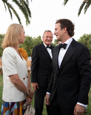 La Infanta Elena, derroche de