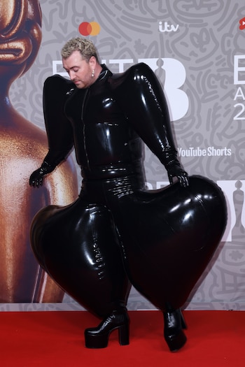 Sam Smith posa con fotógrafos