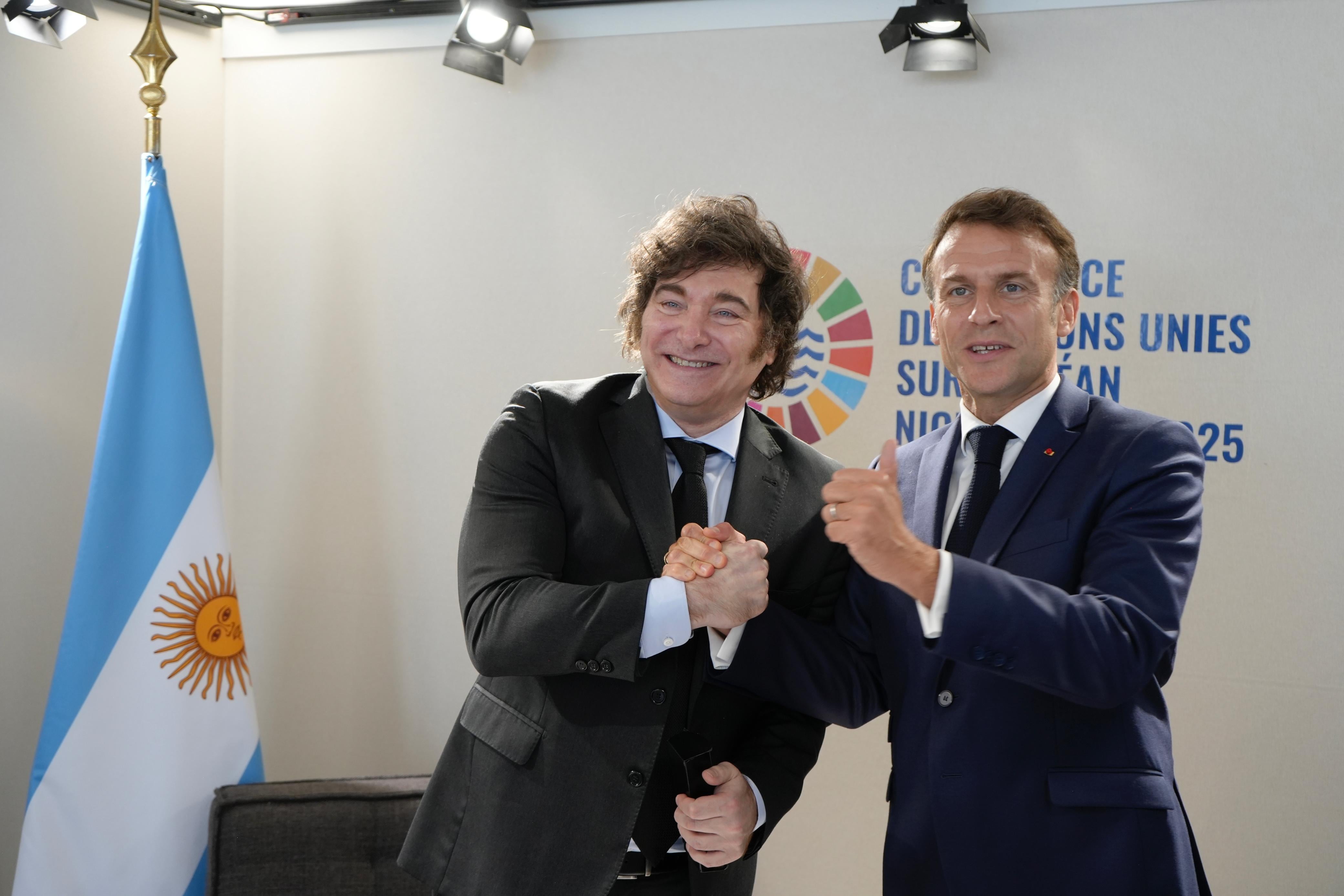 El presidente argentino conversó sobre este asunto con su par francés