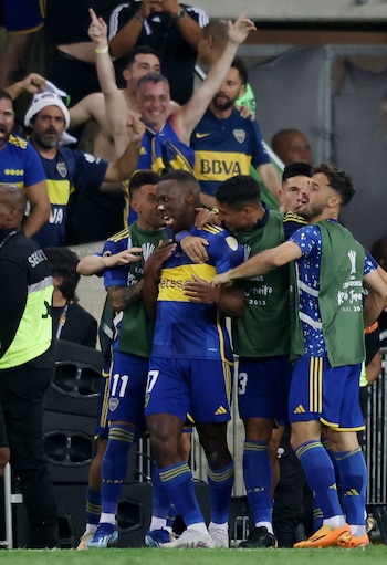 La celebración de Luis Advíncula