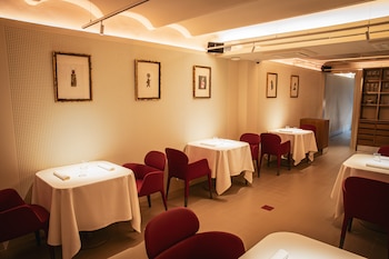 Interior del restaurante Melós, en Barcelona (Cedida)