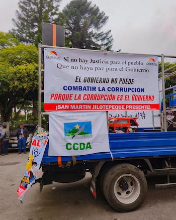 Organizaciones sociales y campesinas realizaron marchas en la Ciudad de Guatemala para denunciar el incremento en el precio de los combustibles.