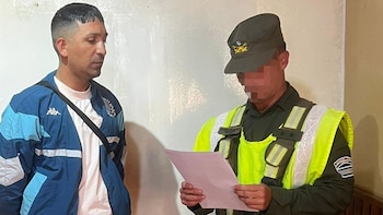 Detención de Paredes, barra de Racing