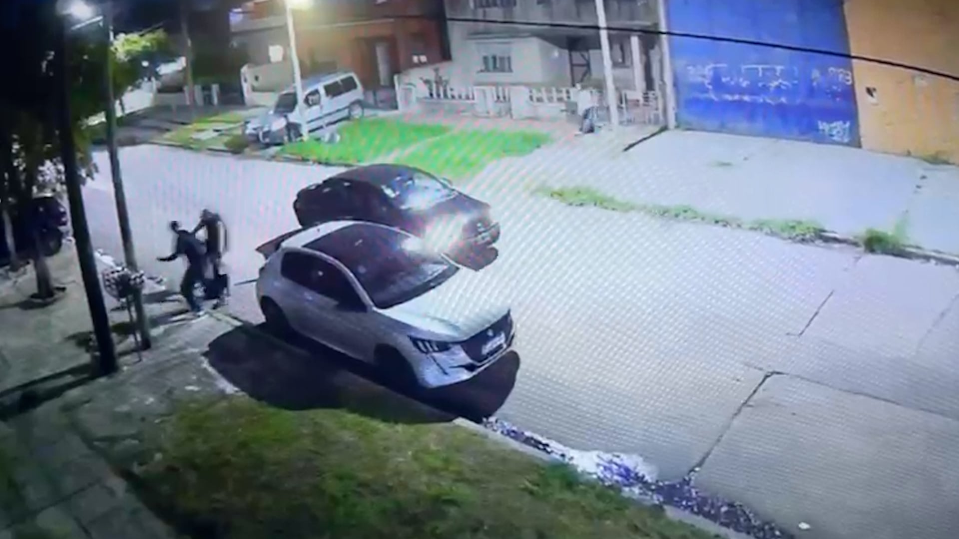 Otra secuencia del crimen tomada por una cámara de seguridad