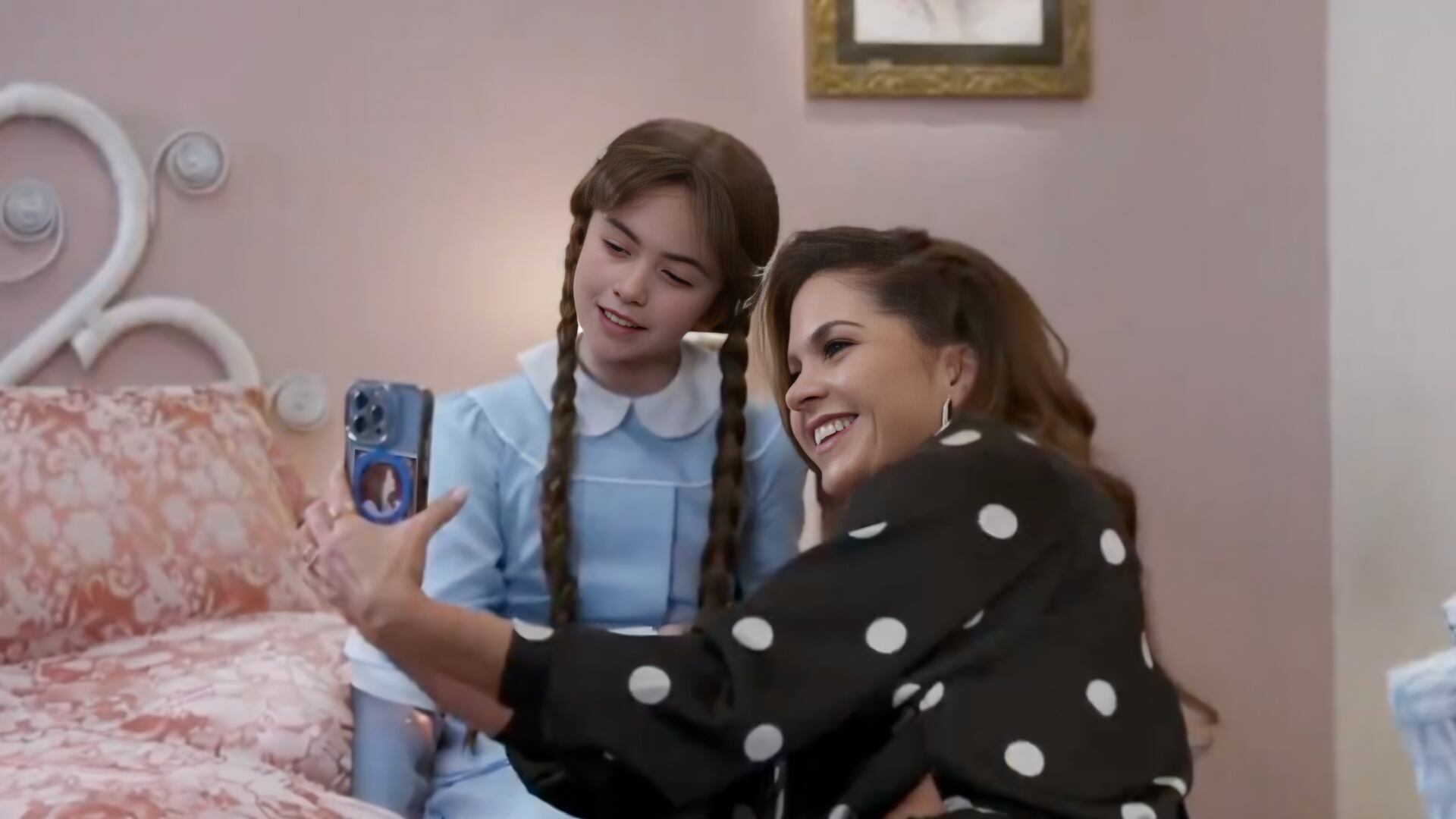 A 43 años del estreno de la telenovela, Lucero tuvo una enternecedora plática con su yo del pasado en el programa Juego de Voces. (Foto: Las estrellas)