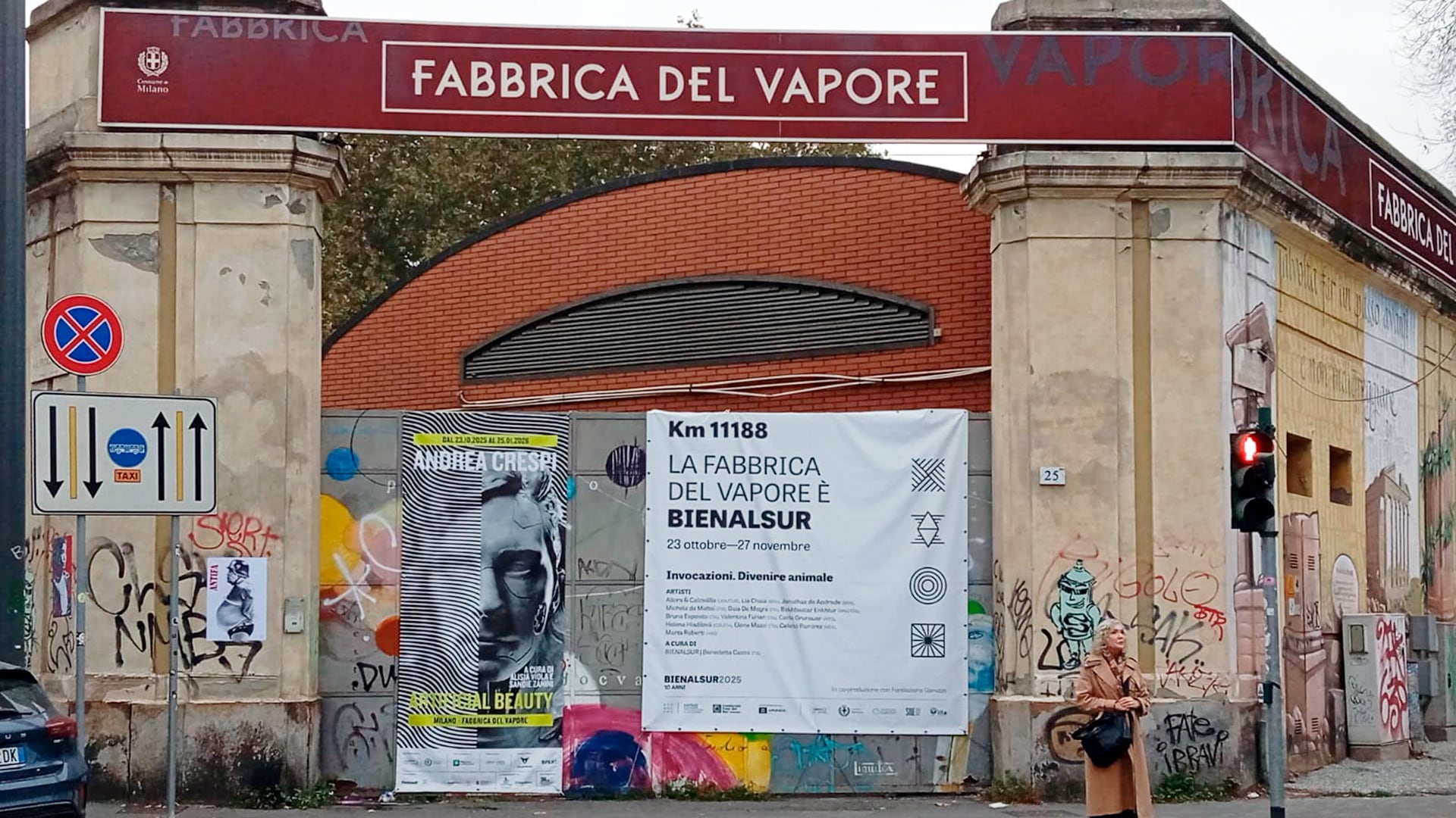 Ubicada en el Barrio Chino de Milán, la Fabbrica del Vapore supo ser sede de la empresa Carminati Toselli, dedicada a fabricar y reparar material ferroviario y tranvías