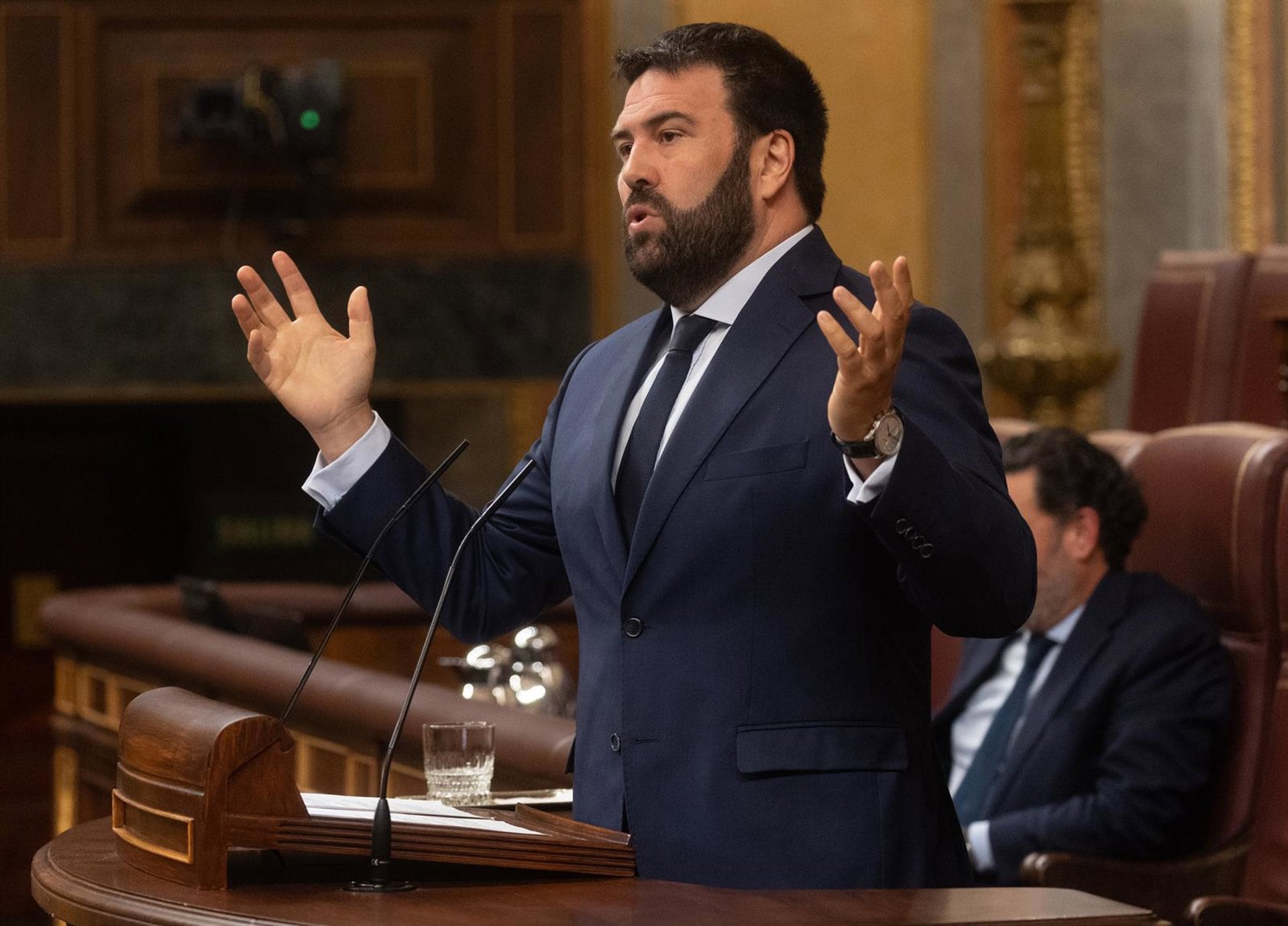 29/10/2024 El diputado de EH Bildu Jon Iñarritu interviene durante un pleno en el Congreso de los Diputados, a 29 de octubre de 2024, en Madrid (España). El Congreso debate y vota hoy la toma en consideración de dos iniciativas legislativas: la Proposición de Ley Orgánica de protección de las libertades y seguridad ciudadana y la Proposición de Ley para garantizar la representación internacional de las federaciones deportivas españolas. Posteriormente, se debaten las iniciativas no legislativas.POLITICA Eduardo Parra - Europa Press