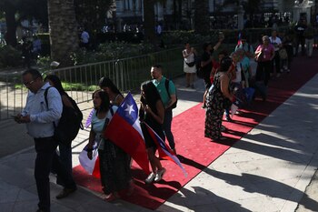 Junto a políticos y funcionarios,