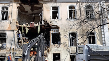 Muere una persona en un "ataque masivo" de Rusia contra Odesa, en el sur de Ucrania