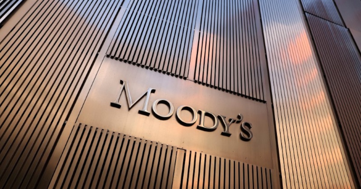 Economía Argentina: Moody's Reconoce Avances, Pero Alerta Sobre el Riesgo de la Deuda
