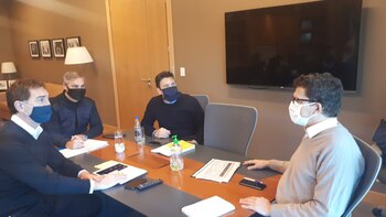 La reunión entre los funcionarios