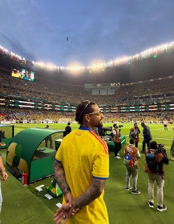 Maluma presenció el partido en el Estadio Azteca junto a su familia y compartió su emoción en redes - crédito @maluma / instagram