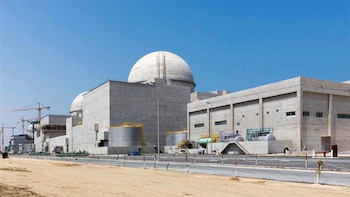 Un ataque con dron provocó un incendio en la central nuclear de Barakah, en Emiratos Árabes Unidos