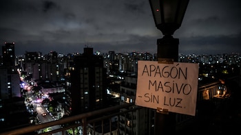 Apagón Eléctrico CFE 2026: ¿cómo sobrevivir 12 horas sin luz?