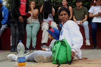 Una investigación internacional documenta cómo la falta de mecanismos de asilo generó hacinamiento de personas en ciudades mexicanas y obligó a muchos a tomar rutas alternativas de alto riesgo para su regreso hacia el sur. REUTERS/Daniel Diaz