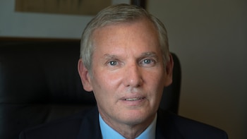 El capitán de navío retirado