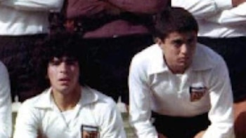 Fue el primer socio de Maradona en Argentina, jugó en Racing y San Lorenzo y tiene canción propia: el gesto de Diego que jamás olvidó