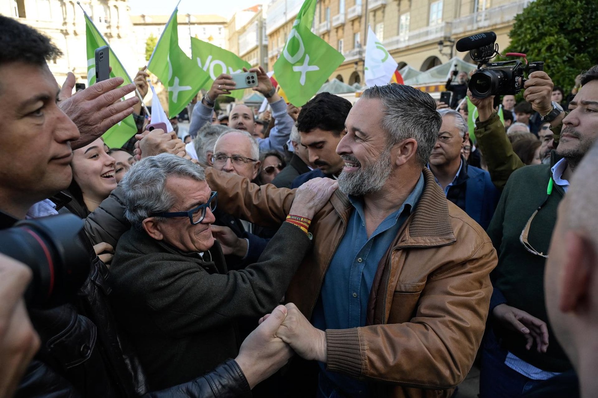 El presidente de Vox, Santiago Abascal, durante un acto en la Plaza de María Pita, a 21 de octubre de 2026, en A Coruña, Galicia. (M. Dylan - Europa Press)