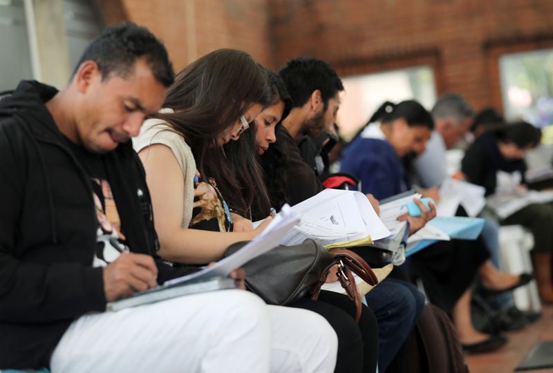En Colombia, del total de personas afiliadas al sistema pensional, cerca de 5,5 millones cotizan de forma activa y permanente - crédito Luisa González/Reuters