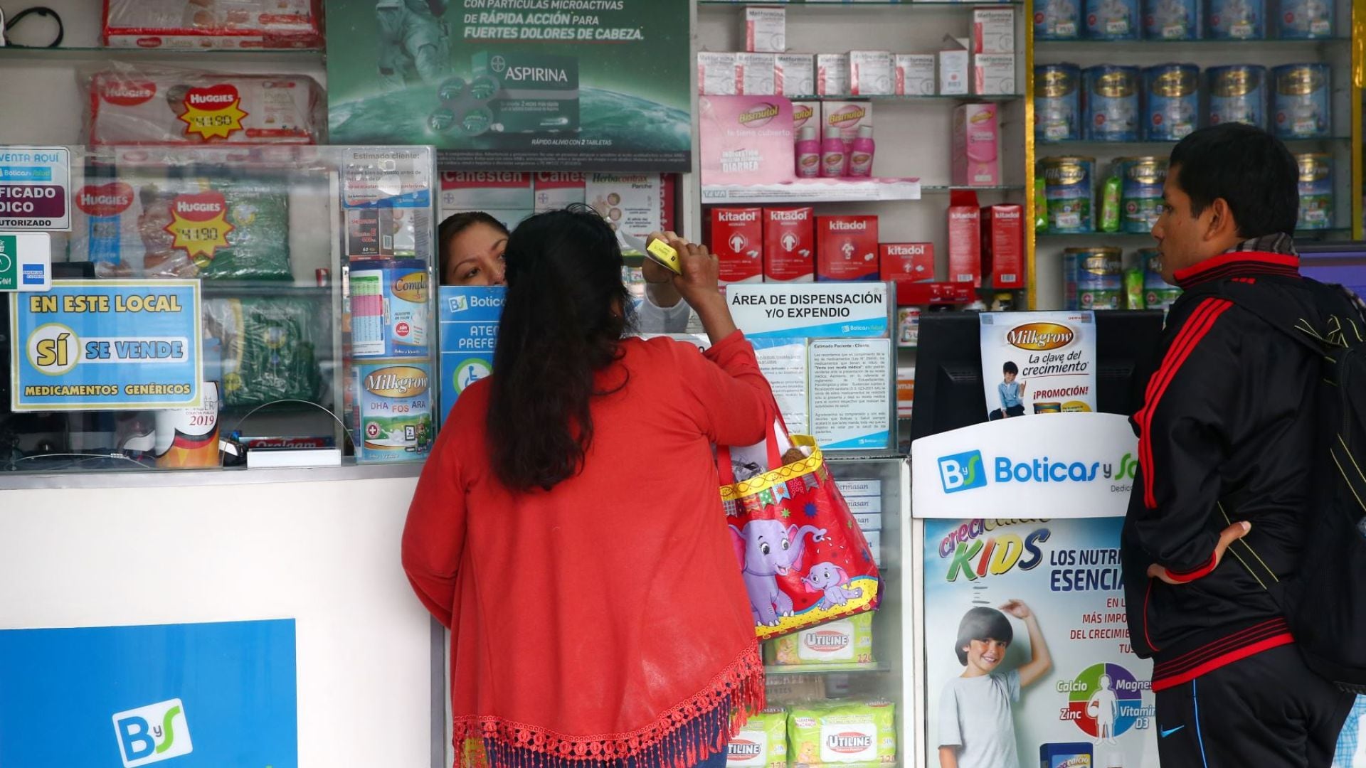 Farmacias del Perú son el primer centro a donde la mitad de los peruanos recurre para tratar enfermedades | Foto: Agencia Andina