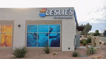 Leslie's se declara en quiebra: cierra 76 tiendas en el país y 26 solo en California