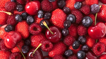 Las frutas del bosque que