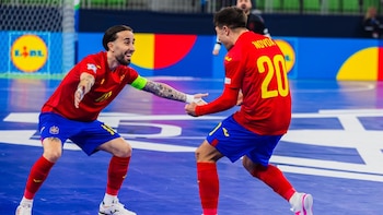 España bate 2-0 a Bielorrusia