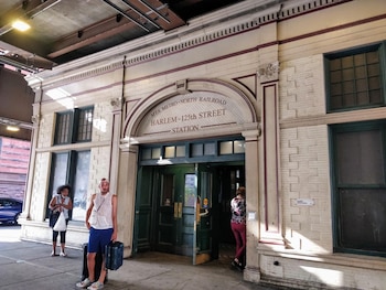 La proyección corresponde al escenario con túneles, estaciones y sistemas ferroviarios terminados y no representa la demanda actual del corredor.