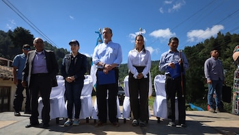 El gobierno de Guatemala arranca su primer tramo de construcción de carretera en Calel y rehabilita 80 kilómetros en Huehuetenango