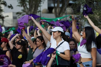 Mujeres participan en una manifestación