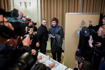 El precandidato Javier Milei (REUTERS/Mariana