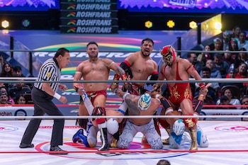 El camino al 93 Aniversario del Consejo Mundial de Lucha Libre (CMLL) sumó un nuevo episodio el 25 de agosto en la Arena México, donde Titán y Neón se llevaron la victoria de manera dramática sobre Volador Jr. y Villano III Jr. (Foto: Diego Cedrix)
