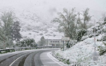 Temporal de nieve y frío en La Uña (León). (J. Casares/EFE)