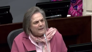 Clara López, senadora del Pacto Histórico y exministra de Trabajo, es optimista sobre la aprobación de la reforma laboral en el Congreso - crédito Twitter Clara López