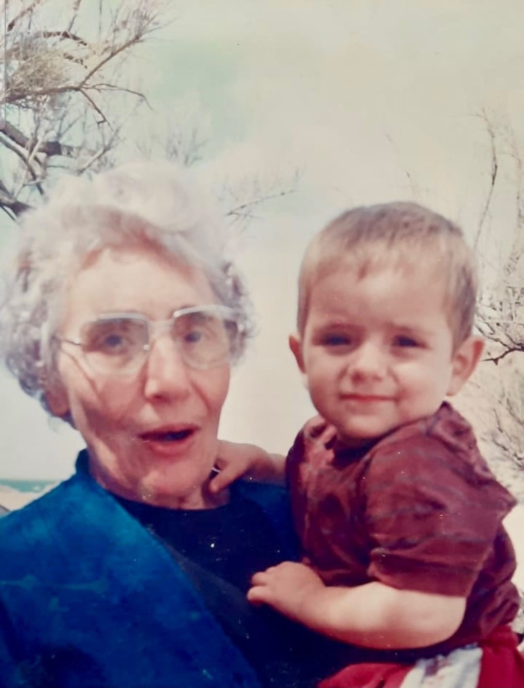El actor Mariano Saborido, en Puerto Deseado, con quien fue su bisabuela