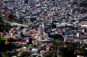 Las autoridades no habían confirmado la identidad de las víctimas y mantienen abierta la investigación del triple homicidio en Honduras.. EFE/Gustavo Amador/Archivo