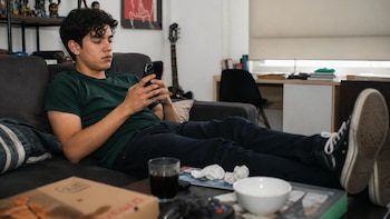 No eres tú, es tu generación: jóvenes mexicanos postergan la vida adulta, revela el Inegi