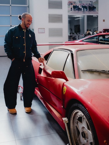 Lewis Hamilton restauró una Ferrari abandonada