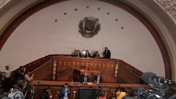 La Asamblea Nacional a oscuras