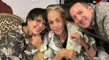 Alejandra Guzmán celebra el Día