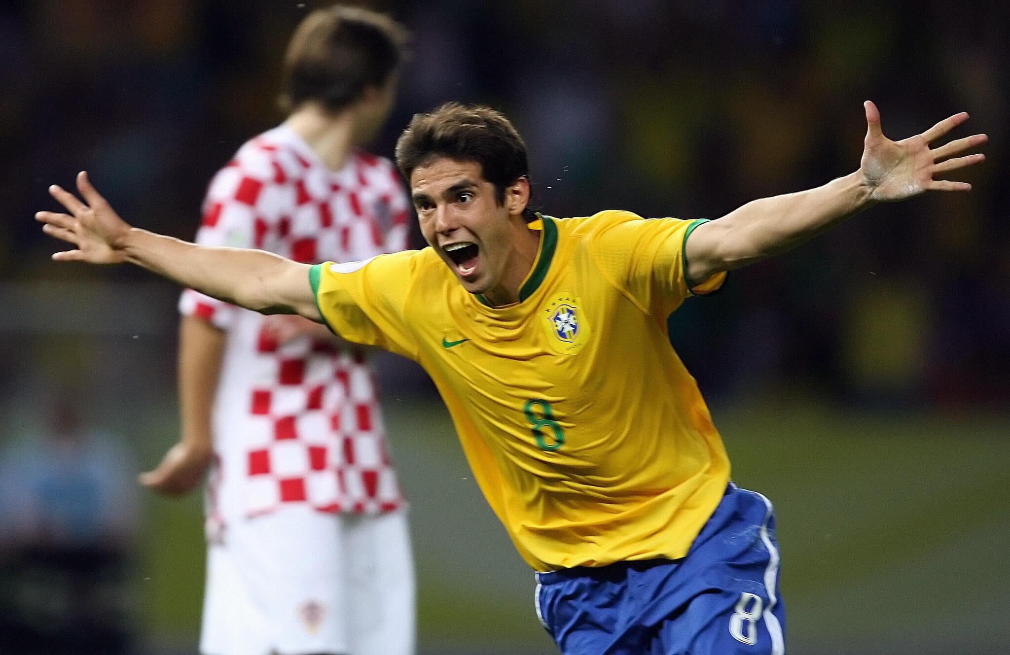 Kaká recordó que a los 18 años sufrió una fractura cervical en una piscina y afirmó que su regreso al fútbol fue un milagro (AFP)
