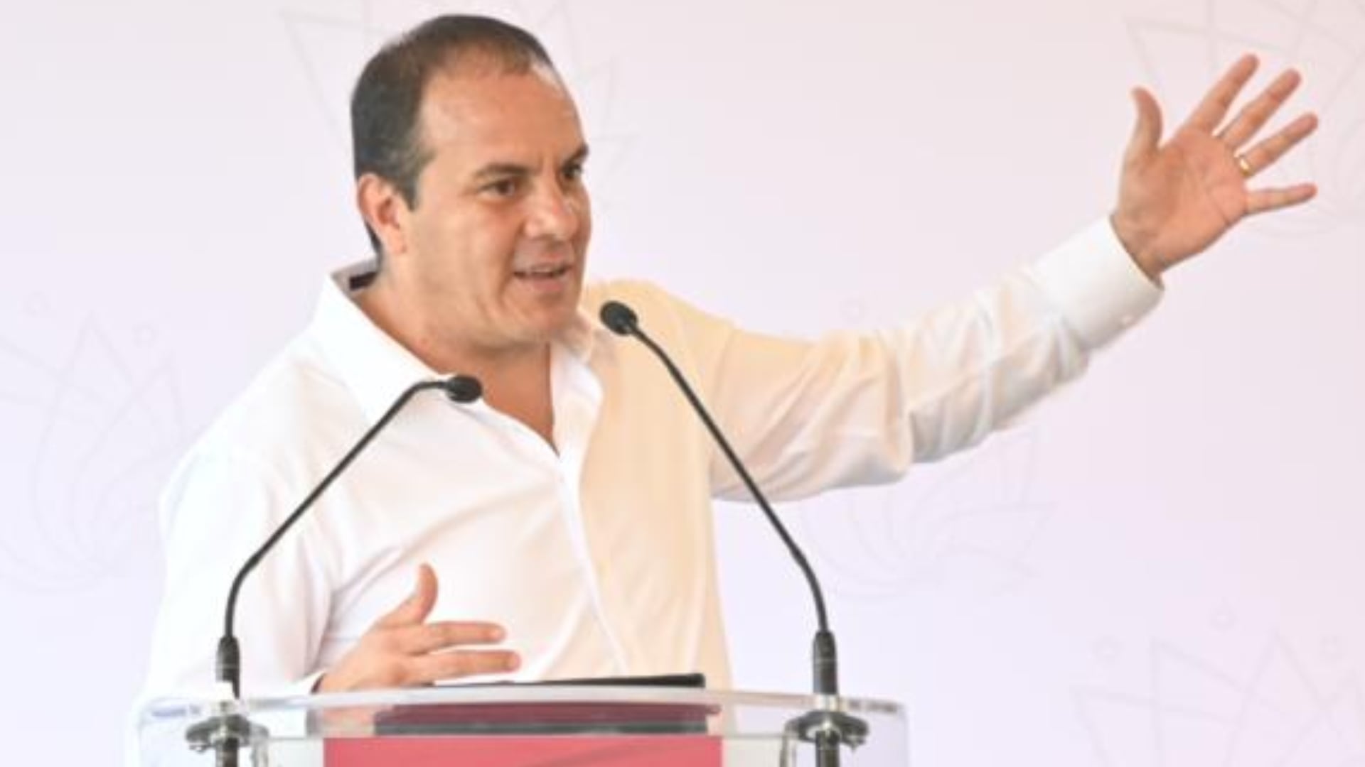 El exfutbolista continúa con sus funciones como legislador federal pese a los señalamientos en su contra. (Facebook Cuauhtémoc Blanco)