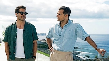 Jake Gyllenhaal y Henry Cavill en 'En la zona gris', de Guy Ritchie.