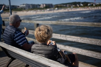La establece derechos para que